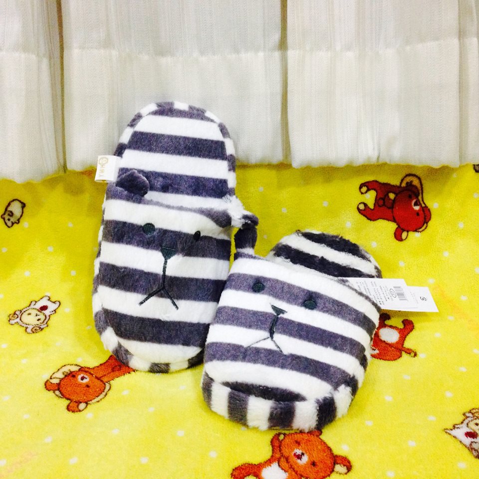 MMHouseShop's tweet image. พร้อมส่ง ถ่ายรูปจากสินค้าจริง
รองเท้าใส่อยู่บ้าน CRAFTHOLIC นุ่มๆ
ขนาด Freesize
ราคา 300บาท