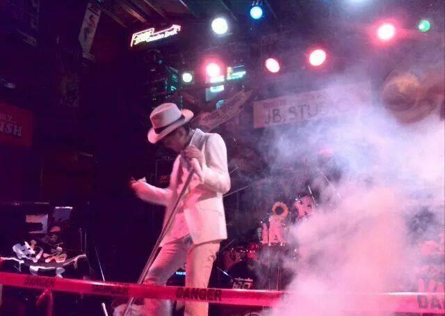 ComDOTS6's tweet photo. 本日DOTS vol.2に出演予定のフローラルがボーカル体調不良の為出演できなくなりました。大変申し訳ございません。
それにつき��の出演者の持ち時間を若干延長して進めて行きたいと思いますのでどうぞお楽しみに！！ http://t.co/yNA4cVcpHj