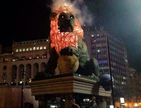 Roblees10's tweet photo. "@VlcFallas: Simplemente impresionante.. esto son las fallas. The end #Fallas15 🔥🔥🔥 http://t.co/vUGIqwCRdS"