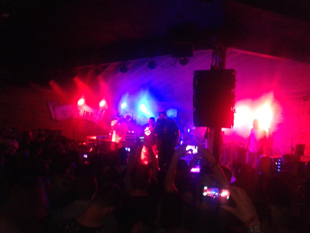 mariopedia's tweet image. WU-TANG! WU-TANG! WU-TANG! @GhostfaceKillah &amp;amp; @Raekwon in the #DOxPBR house @sxsw #SXSW15 #ATX