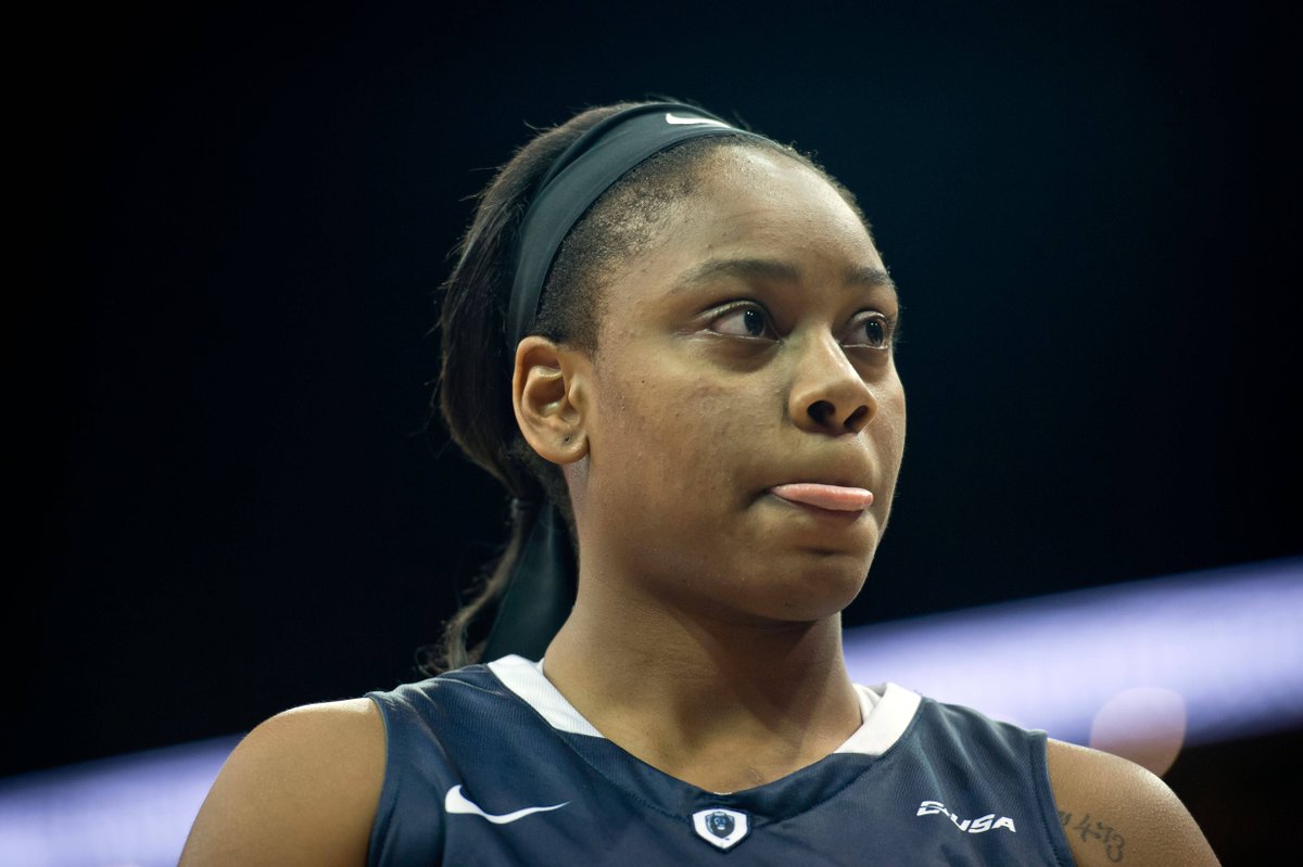 ODUWBB's tweet image. Young Records Career High of 20 Points in ODU's 69-62 Win Over UVA in WNIT First Round
Recap: odusports.com/ViewArticle.db…