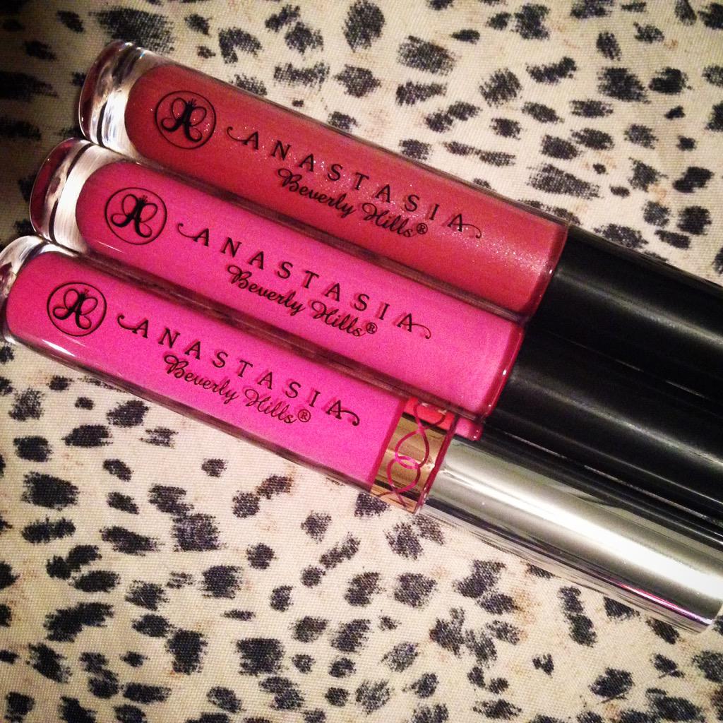 tanyapiotrowski's tweet photo. OBSESSED. 😍👌💄💋 @ABHcosmetics #anastasiabeverlyhills #liquidlips #partypink #dollhouse #metallicrose http://t.co/sQ0HmTepws