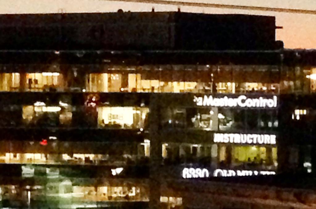 wargoes's tweet photo. Guessing this is when 24/7 staff work through the night helping people use Canvas? Seeing the action! #instructure http://t.co/jIeW09Zw2v