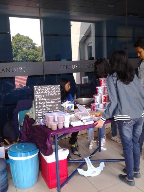 Ada puding, popmi, &amp; aneka bakso ikan guys! Buruan beli di kedai De DanStry di <a href="/BazaarIF2015/">INSEAZAR</a> di lobby @UAlazhar