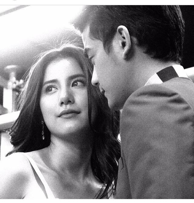 _synthdrome's tweet photo. ดูสายตาที่เขา 2 คนมองกันสิแก ฟินนนนนนนนนนน จิ้นนอกจอ #เล่ห์รตี #uglyducklingseries http://t.co/E5E0I62EYB