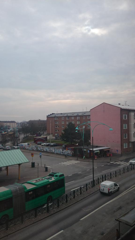 Det har börjat nu. Enligt uppgift. #eclipse2015