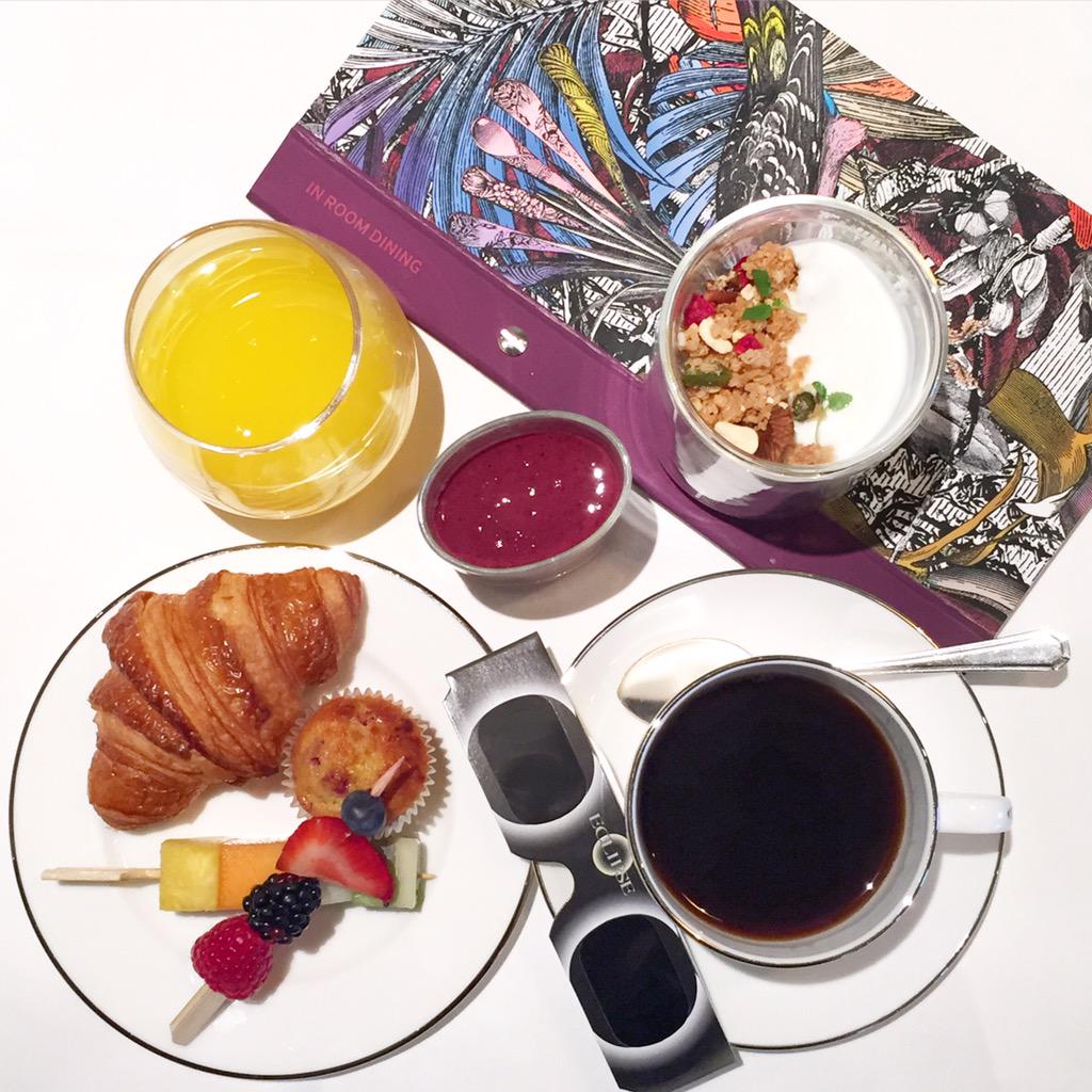 TheConnaught's tweet image. Perched from our penthouse Apartment we are all set to witness a partial #solareclipse! #viewingpoint #mayfairlife