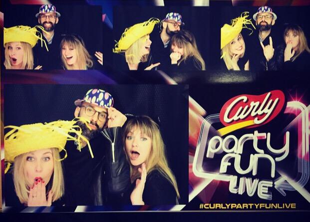 JustineSalmon's tweet photo. Tout en fraicheur ! #CurlyPartyFunLive @AnnesoSupiot @Seblucasjoseph @funradio_fr http://t.co/eTVBocLzZo
