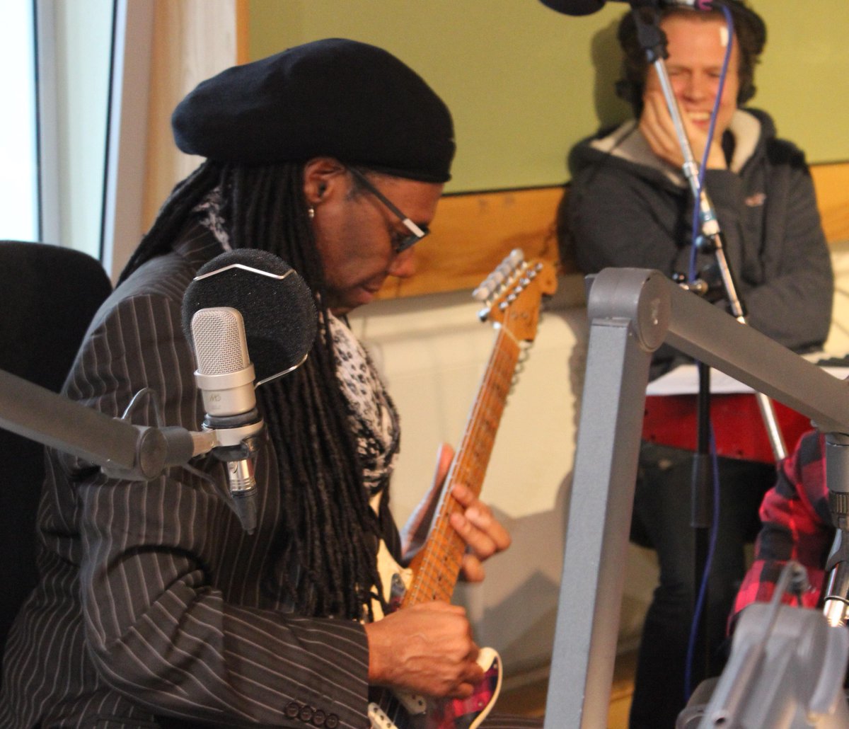 This is the moment <a href="/nilerodgers/">Nile Rodgers</a> did his guitar impression of <a href="/MarkKnopfler/">Mark Knopfler</a>!