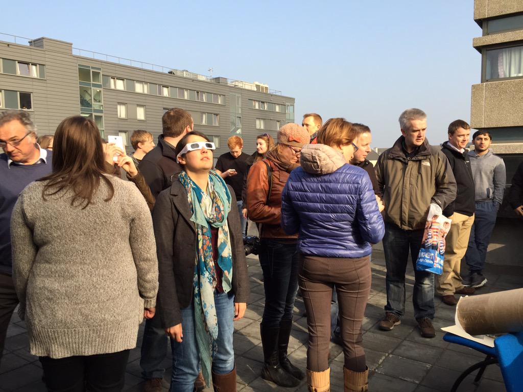 PlymSci's tweet image. . @NatStephen @geologySarah &amp;amp; @EarthSciPlymUni watching the #eclipse2015 on the roof of @PlymUni