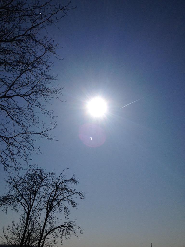 jennjiy's tweet photo. Sonnenfinsternis? Mein Handy hat da ein paar Schwierigkeiten #momasofi @morgenmagazin 10:25 Uhr in Dresden-Nickern http://t.co/ngacHhrNSM