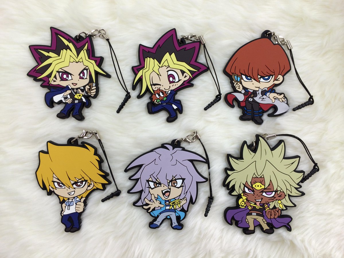 アニメ 遊 戯 王 公式 商品情報 キャラとるより thを記念した歴代人気キャラクター達の新たなラバストが3ヶ月連続リリース決定 第1弾は4月下旬導入予定 プレゼントキャンペーンも実施 詳しくは Http T Co Fsmsvoxmmf 遊戯王 Http T Co
