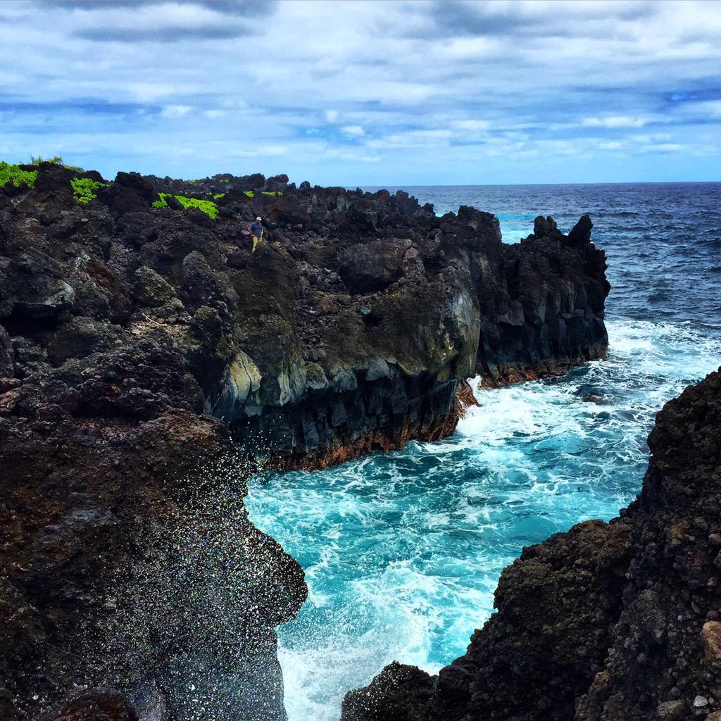 RickySmann's tweet image. #tbt to last week. Take me back to maui. #roadtoHana