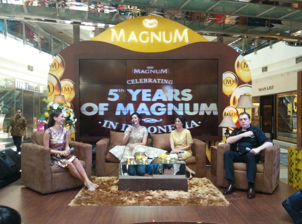 raisa6690's tweet photo. super happy to #CelebratePleasure with @MyMagnumID ! td mlm seru, td pagi jg seruu! glad to be part of it, thanks! http://t.co/y7W9nlJWLh