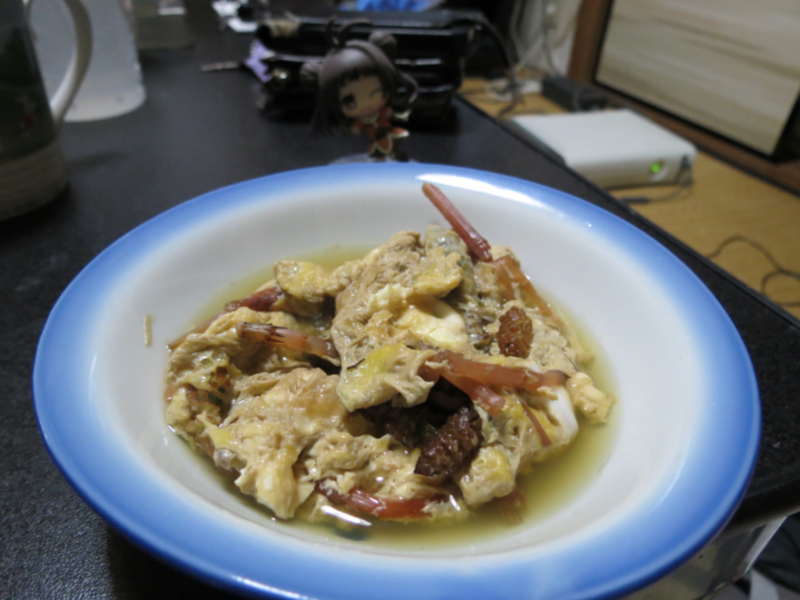 ookiinee's tweet photo. 更新ご無沙汰です。
『ツクシ』が生えてたので、卵と茹でて食べました。
そのへんの飲食店の植え込みに生えててビックリ。
巨大生物のほうは現在、情報収集中です。お楽しみに！ http://t.co/juyuneyvQj