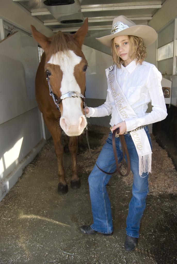 Maxiehd1's tweet photo. Found great pictures my sister took when I was a child, all of memories I cherish. #wheniwascute @reinvintage1 http://t.co/ab4KGo950k