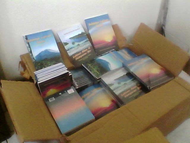 Buku Indahnya Lukisan Dunia, Lukisan Alam di hamparan air, dan Indahnya Lukisan Dunia sudah selesai dicetak :)