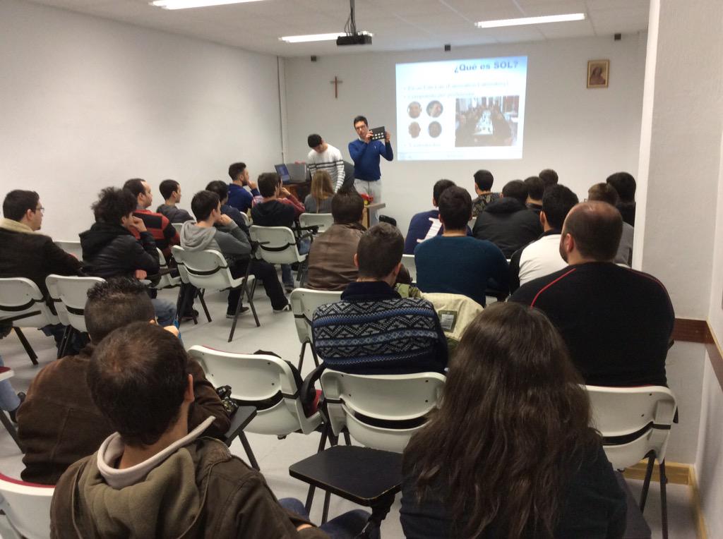 pablogarguez's tweet image. #EscuelaVirgenDeGuadalupe_BA #DesarrolloDeAplicacionesWeb enseñando @SmartPoliTech @SolEpcc @gdgcaceres @LordValant