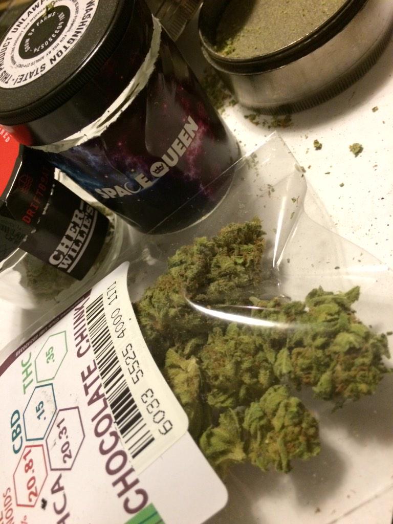 SmokeOneOrTwo's tweet image. It's nice to have options in your #weedstash. #legalweed #i502 #cannabis #weed #budtender #maryjane #buds #dank