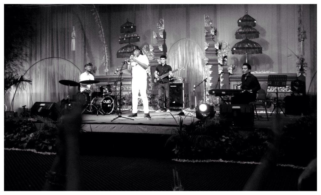 Latepost Gig at Ayodya with <a href="/indralesmana/">Indra Lesmana</a> @shadu_shah <a href="/mobettabrown/">Maurice  Brown</a> <a href="/BaliLivefest/">Bali Live Festival</a> <a href="/AyodyaBali/">Ayodya Resort Bali</a> <a href="/LIVE_ENTERTAIN/">BaliLiveEntertain</a>