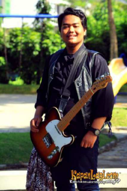 Happybirthday! :)) sang gitaris