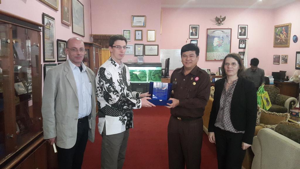 KedubesJerman's tweet photo. #GermanScientists seeking to establish a collaboration on sustainable tin mining practices in #Bangka-Belitung http://t.co/kgXatPLfI4