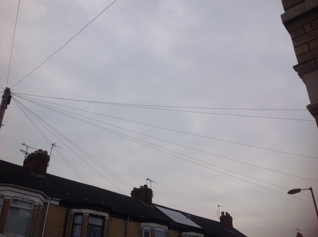 DanielDanny4755's tweet image. 8:15am the #Sun is supposed to have a 90% #Eclipes
At 9:30 over #EastYorkshire
Skies are grey at the moment(Typical)
