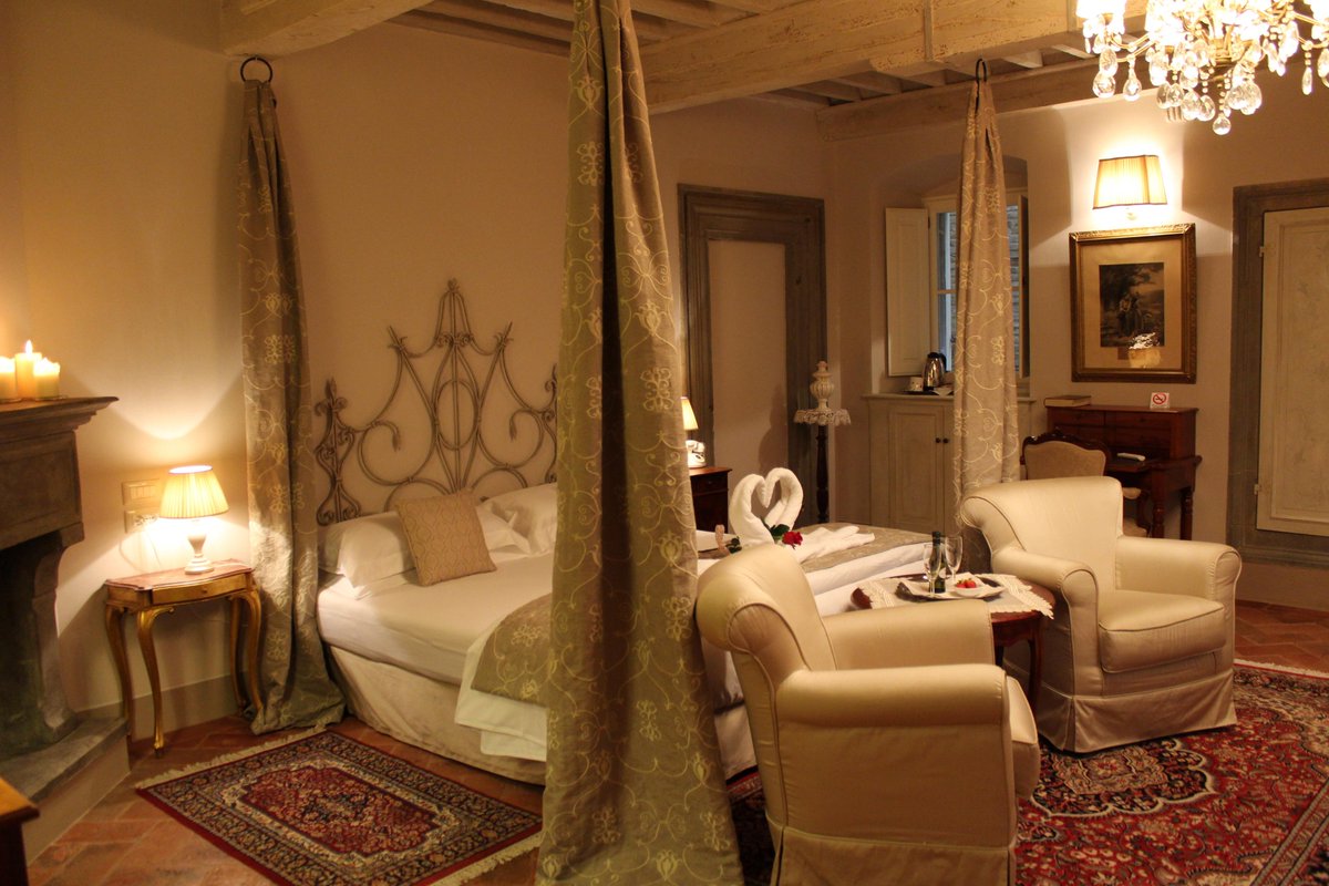 #LaCorteDiAmbra #cortonaluxuryrooms #cortona  #tuscany #beautifultuscany #italy  #discoveringitaly #luxury #suites