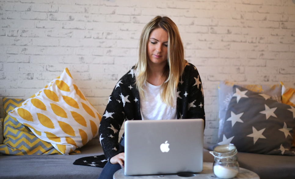 virgule_lu's tweet photo. #Bloggingclass avec Emilie Higle du blog @emifashiondiary à #Luxembourg le 26 mars http://t.co/qTnZ8lP6Yp http://t.co/eh45bwj9kj