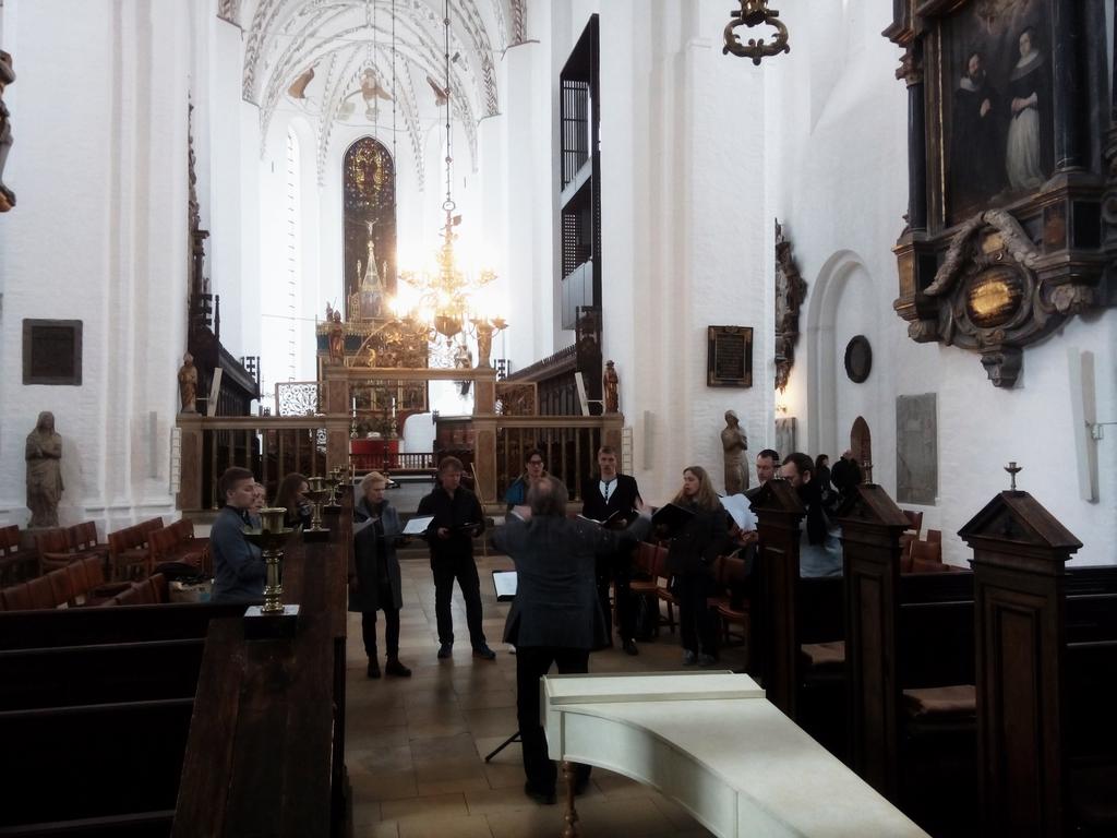 MusicaFictaCPH's tweet photo. We are ready! Concert in Aarhus Cathedral at 5pm. Doors open at 4.30pm. #ThomasTallis http://t.co/XlKkAKHxQu