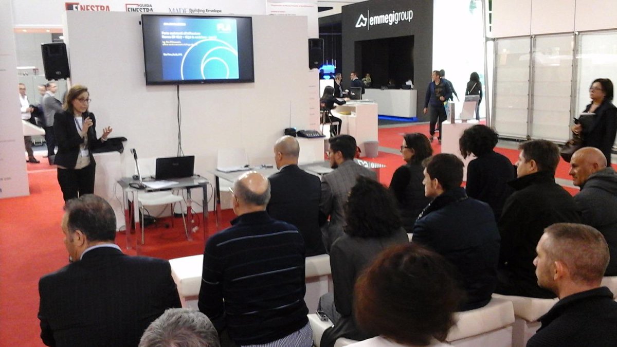 CristinaMandrin's tweet photo. #porte #antieffrazione @guidafinestra @MadeExpo @Federlegno #EN1627-30 con Rita d'Alessandro http://t.co/jfATxy9GVR