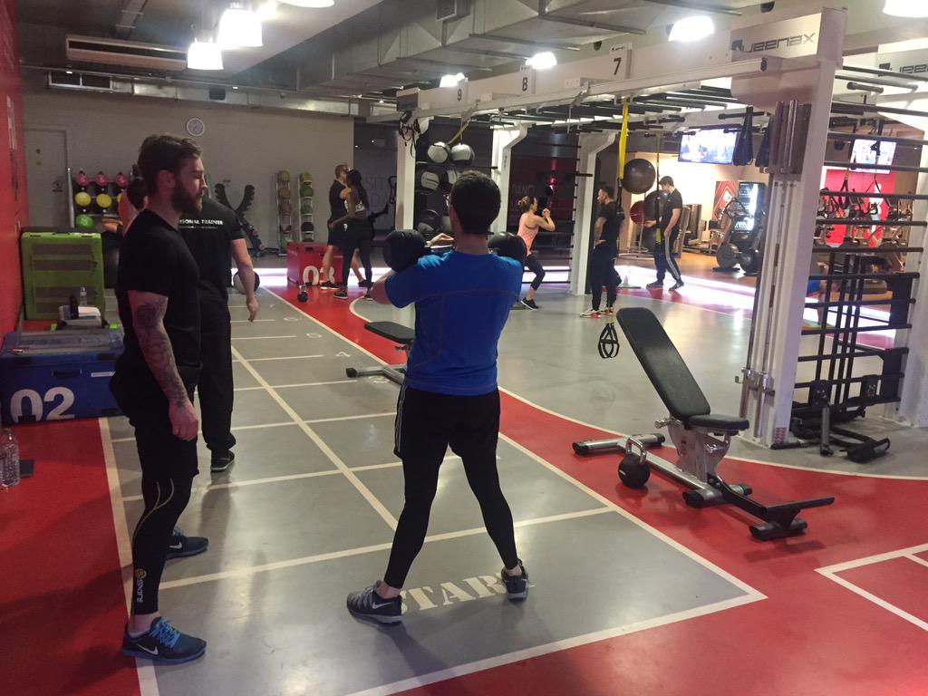 Metafunktion's tweet photo. @lsfptmcr 6:45am and the boys are smashing it. #personaltrainer #healthyliving http://t.co/gZU2wf8Bh5
