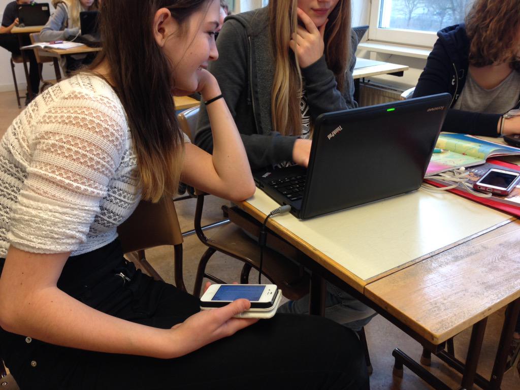 Franska 7 förbereder sina väderleksrapporter - samtidigt som vi har eclipse de soleil:)