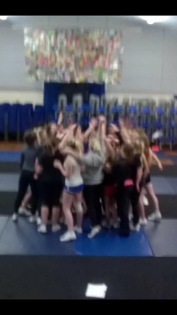 RPCheer's tweet image. So proud of our athletes in last nights training! Couldnt wish for a more hardworking team! #DreamTeam #QueensofFire