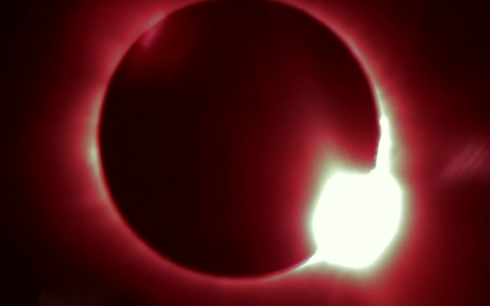 fizikist's tweet photo. Dünya, Güneş ve Ay'ın muhteşem dansı [Video] http://t.co/0yYgTKhanw #GüneşTutulması http://t.co/IsjPlFCf0V