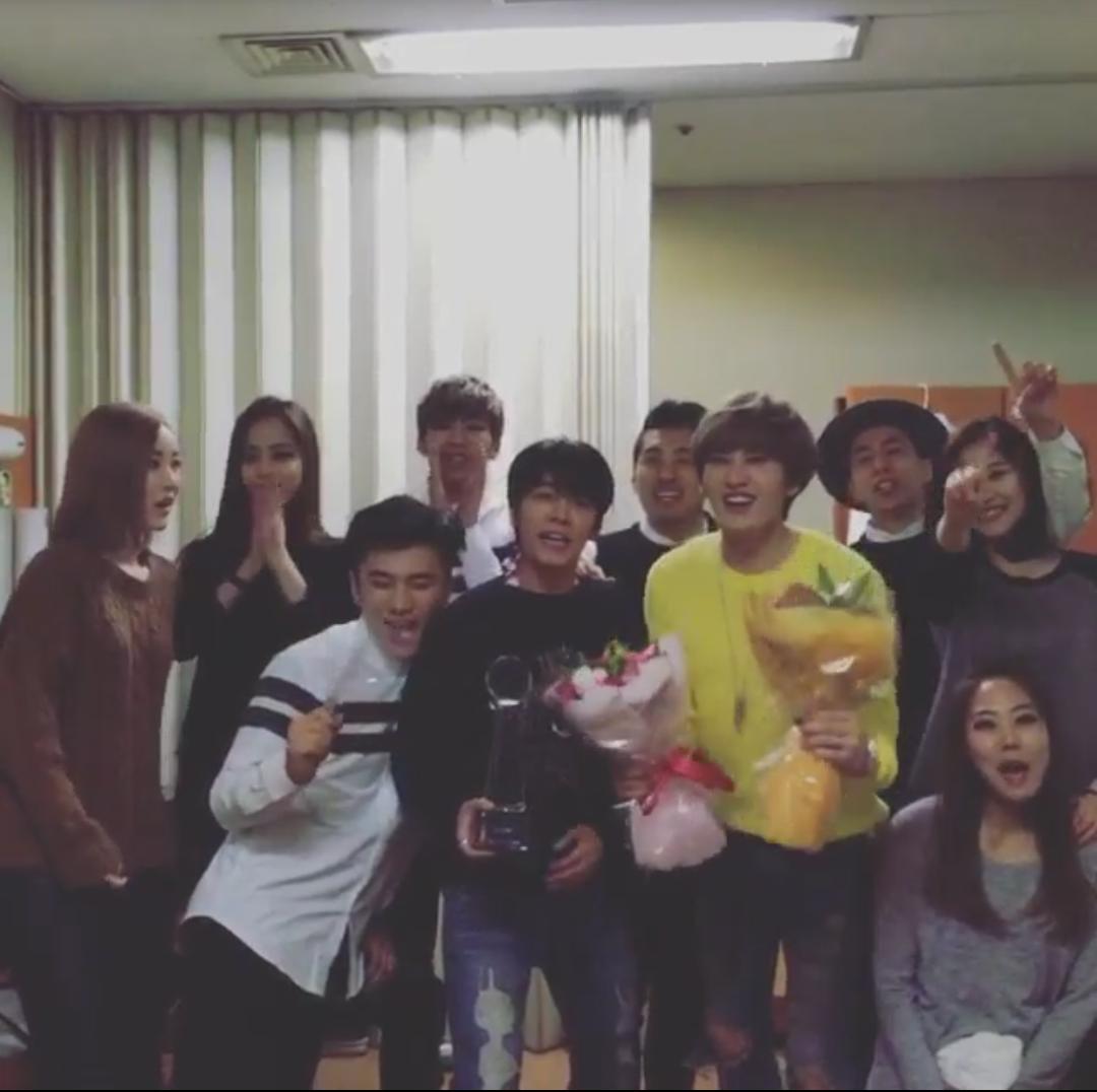 SJ_special1004's tweet photo. 150320
[Donghae IG]
 スーパージュニアD&amp;E 1位にありがとうございます!それぞれ感想^^ 
https://t.co/I0tlXcgIwQ http://t.co/PcOPfnVznM