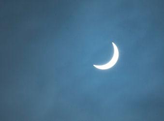 OUHospitals's tweet photo. Our Medical Photographers, OMI took this picture of the partial #eclipse2015 just outside the John Radcliffe Hospital http://t.co/QPNDR8xEHA