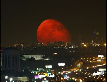 DMZ_Online's tweet image. Moonrise over Forth Worth buff.ly/1HahZuI