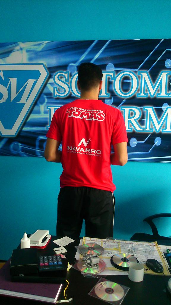 Camiseta calentamiento @CDEsparragalJUV .Gracias a <a href="/elsalardeportes/">elsalardeportes.com</a> y <a href="/elcorner_llano/">El Corner</a> por si gran trabajo!