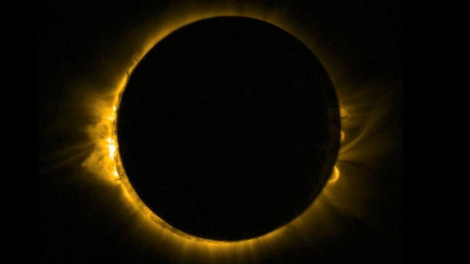 sam_b28's tweet image. “@mashable: This is what the solar eclipse looked like from space on.mash.to/1OdcAow http://t.co/mAhERdg4iO” looked great on earth...