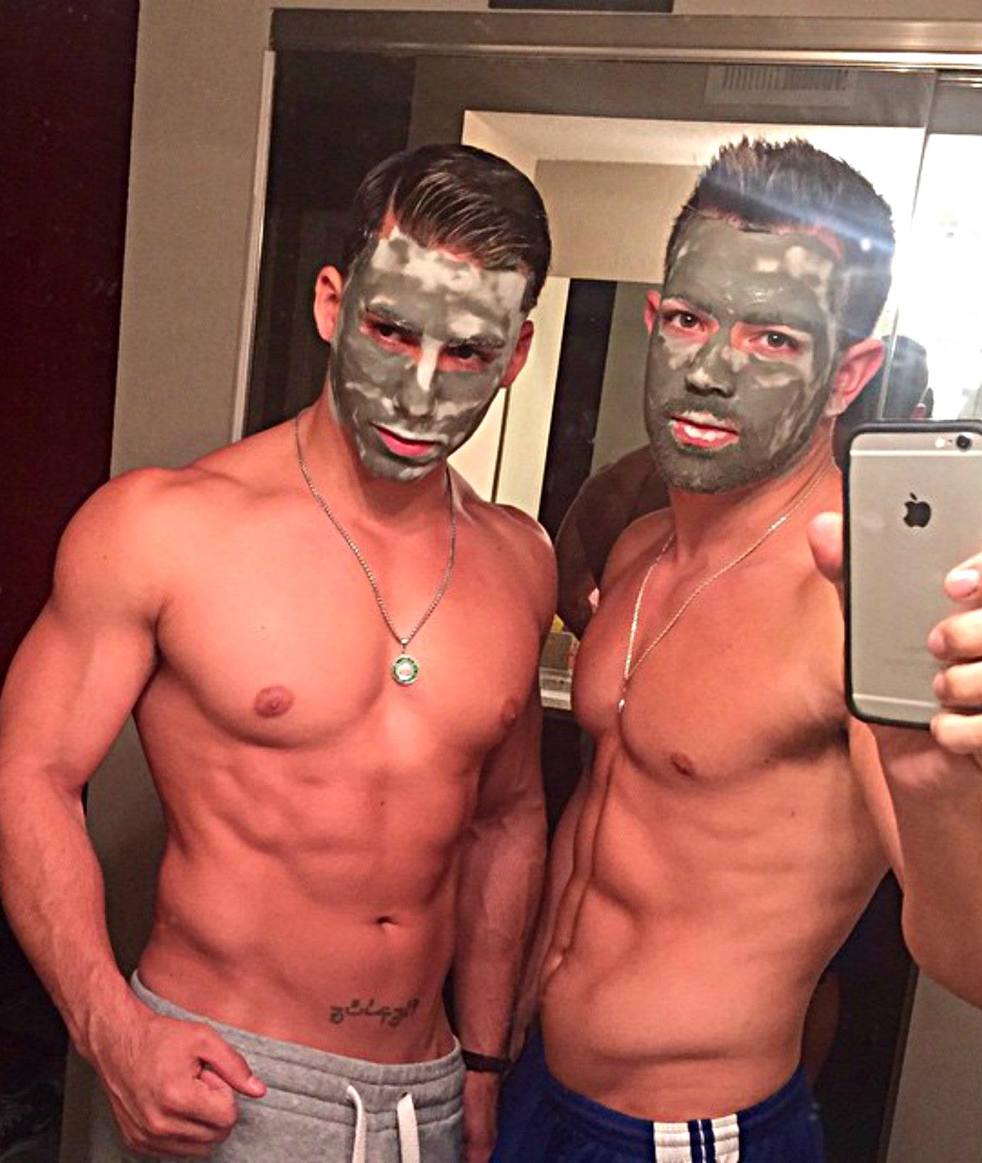 CAii-qhWgAAGJix.jpg:large