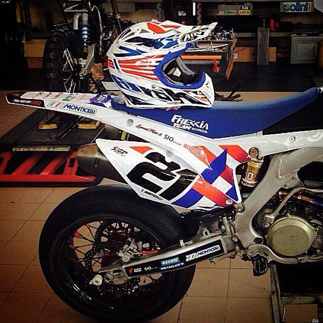 Tutto pronto per la prima prova di Italiano #Supermoto, Viterbo.
#theartofmoto <a href="/Teorminator_21/">Teo Monticelli</a>