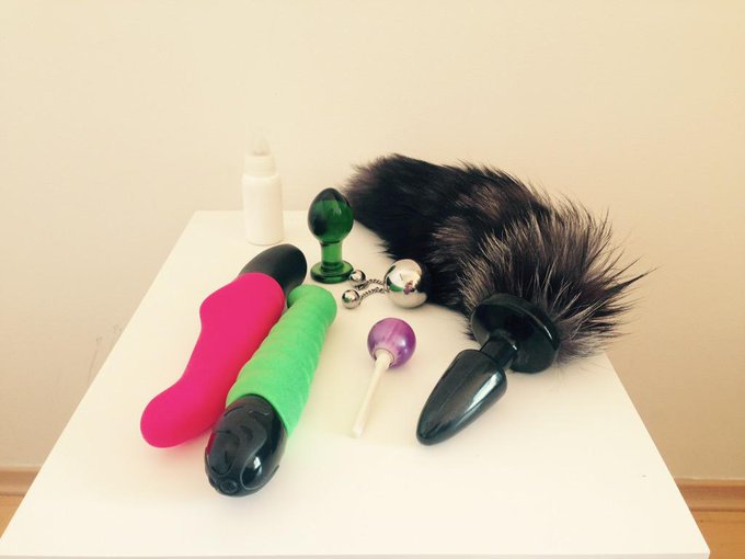 We will be using all of those today! :o) currently on Chaturbate! :-P http://t.co/ZZoaeA2Qvs