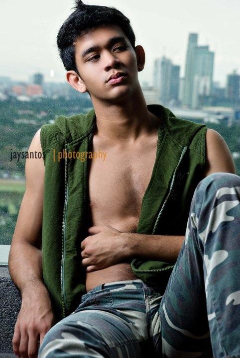 iamethanrufino's tweet photo. #FridayHotness4 #SarapNgPinoy ... Avinash ... Kalibog naman ng karug nito!! http://t.co/d59JzmJ5Wm