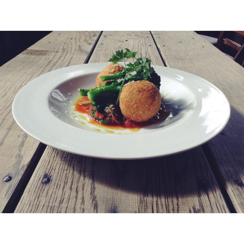 ⭐️Brand new vegetarian dish! Dolcelatte Arancini, tomato, baby spinach and garlic ragout. ⭐️