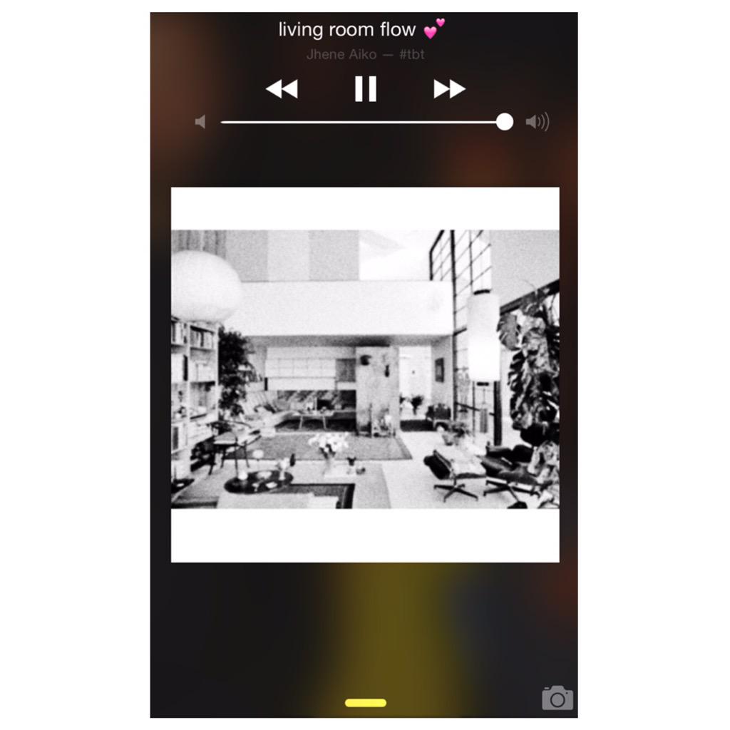 itsezbanks's tweet image. @JheneAiko #livingroomflow 💕