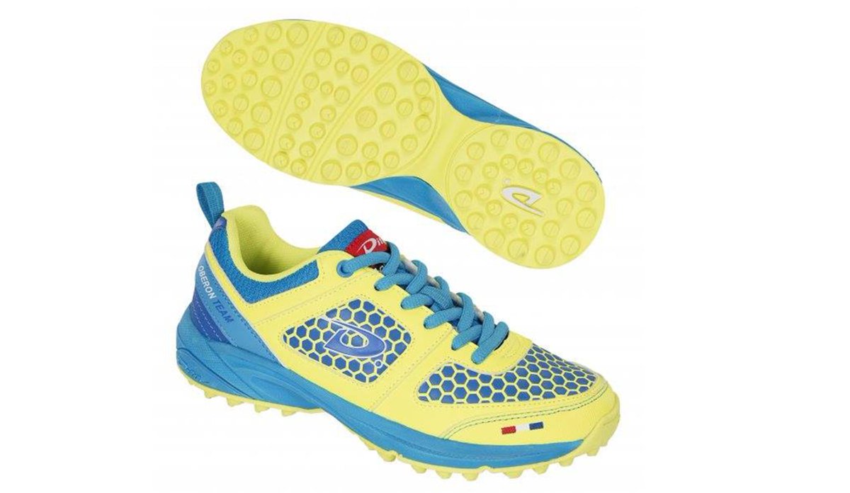totalhockeyni's tweet photo. NEW Junior @DitahockeyUk Shoes available NOW for next season! #improveyourgame #poweredbydita  http://t.co/9lJhdhoZ2p http://t.co/Xg3Wp9Pxn1
