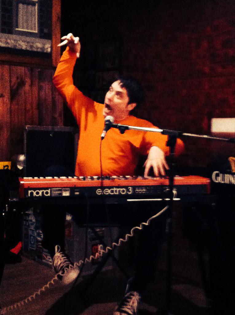 TheReplySound's tweet image. @JamesBondKeys getting into soundcheck for @TheReplySound show tonight at @peddlers_pub tonight. Show starts at 9:30