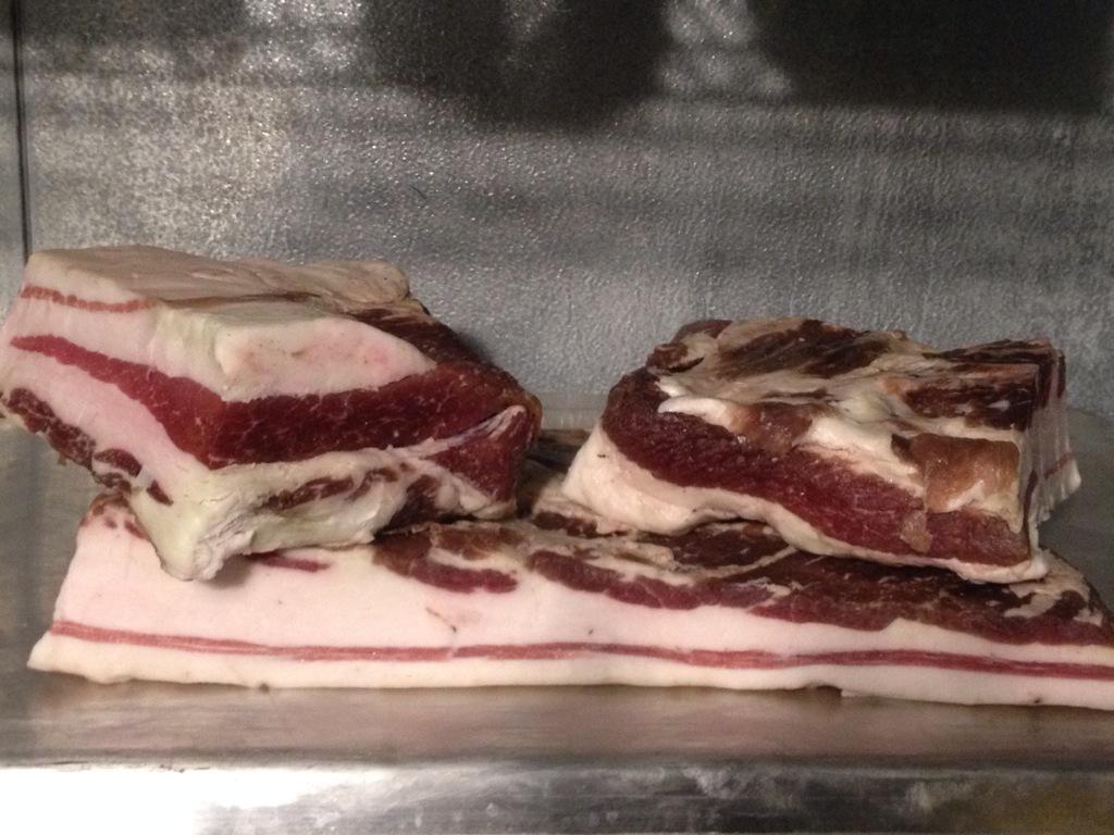 CallevaOutdoors's tweet photo. We've got #bacon at the Calleva farm! #FarmFriday #calleva #yum #eatlocal http://t.co/F9VvcbdIWd