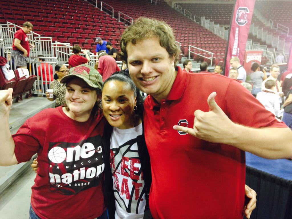 JudiGatson's tweet photo. @DawnStaley LOTS of great entries! Winner announced today #WIS10 at 4p 😉 RT @calvertemily2: #WISOneTeamContest http://t.co/0CZG5hIYso